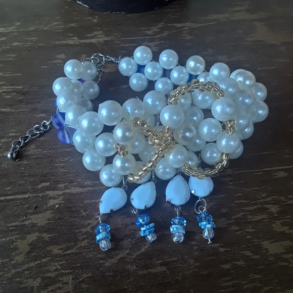 Elegant Handmade Faux Pearl Bracelet w/ Frost Glass Beads - Picture 9 of 17